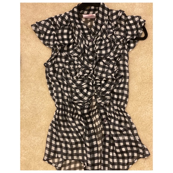 Button Down Sleeveless Patterned Shirt - Picture 1 of 3